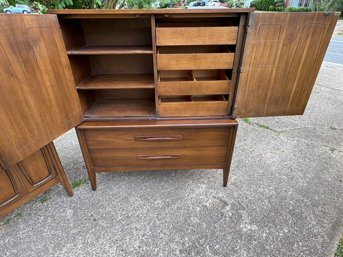 Vintage MCM Gentleman's Chest - Broyhill Emphasis